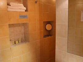 Logis La Garissade, hotel v destinaci Labastide-Murat