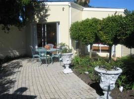 Navona Constantia Guest Cottage, luksushotell i Cape Town