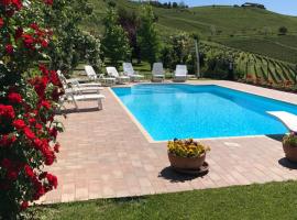 Residence delle Rose, bed & breakfast σε Barolo