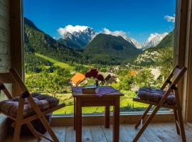 Mountain view Glamping, villa i Dovje