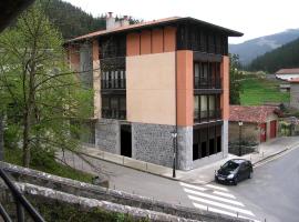 Pension Txomin Ostatua, hotel v destinaci Etxebarria