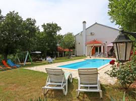 Holiday Home Krka Waterfalls, Villa in Lozovac