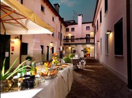 Hotel & Residence Roma: Camposampiero şehrinde bir otel