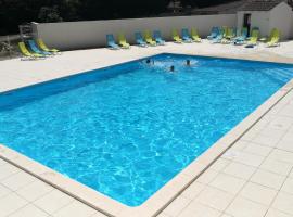 Camping Fleur d'Oleron, glamping site in Saint-Pierre-dʼOléron