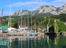 Aktivhotel Föttinger, hotel u gradu Steinbach am Attersee