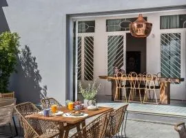 Nyx Chic Manor