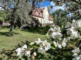 Maras Manor, hotel near Castle tavern, Turlava