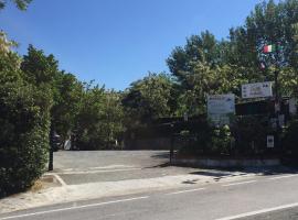 Parco Vacanze Makallè, hotel v destinaci Sestri Levante
