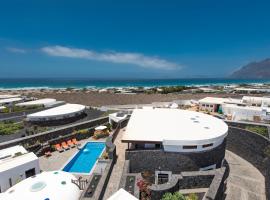 Finca Daniela, hotel with pools in Famara