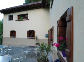 Albergue Casa Txakainlo, Hotel in Lesaka