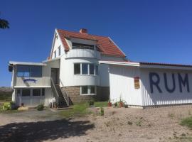 Kungshamns Vandrarhem, hotel sa parkingom u gradu Kungshamn