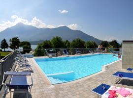 Camping Villaggio Paradiso, hotel a Domaso