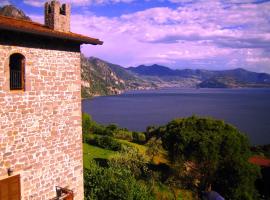 Castello di Zorzino Iseo lake, hotel u gradu 'Riva di Solto'