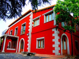 Hotel Rural Nuevo Cedro, hotel v destinaci Robledo de Chavela