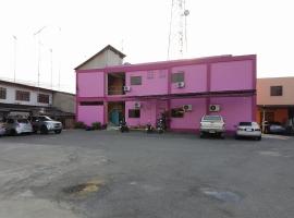 Charinsup Hotel, hotel i Ban Khlong Thai Muang