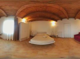 Sotto il Castello, hotell med parkeringsplass i Corigliano Calabro