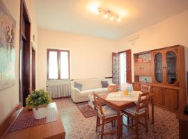 罗莎公寓，位于斯卡拉的酒店