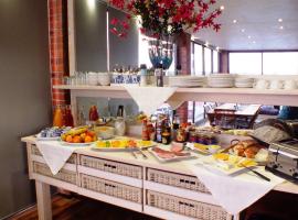 White Shark Guest House، فندق في غانسباي