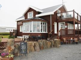 Guesthouse Lyngholt – hotel w pobliżu miejsca Arnarthufufoss w mieście Þórshöfn