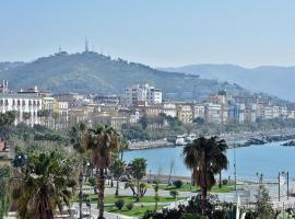 Fronte Del Porto, hotel en Salerno