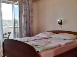 Ljubica Apartments and Rooms, hotel u Rabu