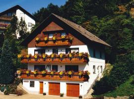 Haus Margot Armbruster, hotel with parking in Bad Rippoldsau-Schapbach