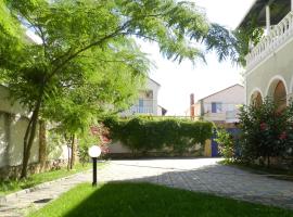 Dom on the seaside, cottage in Zatoka