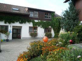 Ferienhof-Fink-Ferienwohnung-Sonnenblume, hotel sa parkingom u gradu Opfenbach