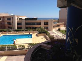 Résidence avec piscine et box, vue sur mer, accessible hotel in Sète