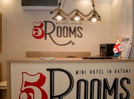 5 Rooms, posada u hostería en Batumi