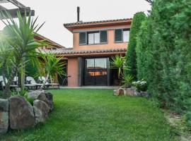 El Gat Torremirona, hotel din Navata