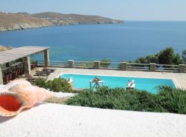 En Plo, hotel ad Agios Romanos