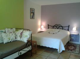 Chambres d'Hôtes Les Douves, hotel v destinaci Saint-Thomas