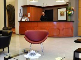 Hotel UTHGRA de las Luces, hotel in Buenos Aires