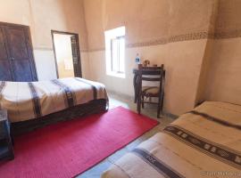 Kasbah Imdoukal, hotel amb aparcament a Nkob