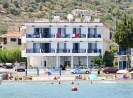 Hotel Blue Sea, hotel in Tyros