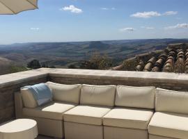 Terrace house !, hotel in Irsina