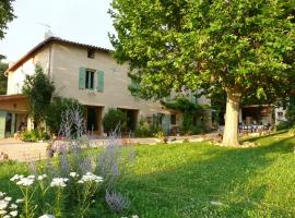La Source, Vegetarian Guest House, bed & breakfast i Chabeuil