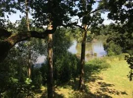 Cabanes et Studios à la Bernardiere