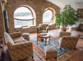 La Casa Degli Archi, pet-friendly hotel in Pitigliano