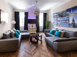 Center,The Rumbach suite