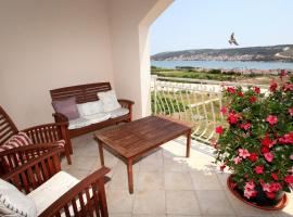 Apartman Dinka, hôtel à Trogir