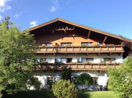 Hotel Garni Almhof, hotel v destinácii Seefeld in Tirol