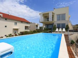Villa Summer Dreams Apartments, khách sạn 5 sao ở Murter