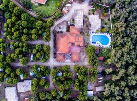 Kalamitsi Beach Camping Village, hotel with pools in Preveza