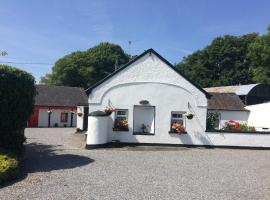 Shannon Breeze Cottage – hotel w pobliżu miejsca Portumna Golf Club w mieście Ballycrossaun