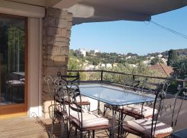 Siber & Sandrine, hotel near Cote Seyne Shopping Centre, La Seyne-sur-Mer