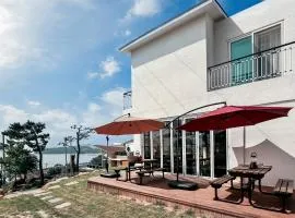 Yeosu Blooming Pension