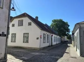 Arens rent Kohtu 2A Apartment