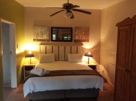 Tourist Lodge Gansbaai, hotel v destinaci Gansbaai